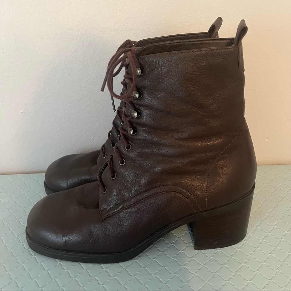 Apostrophe Dark Brown Lace-Up Women's Boots Size 11